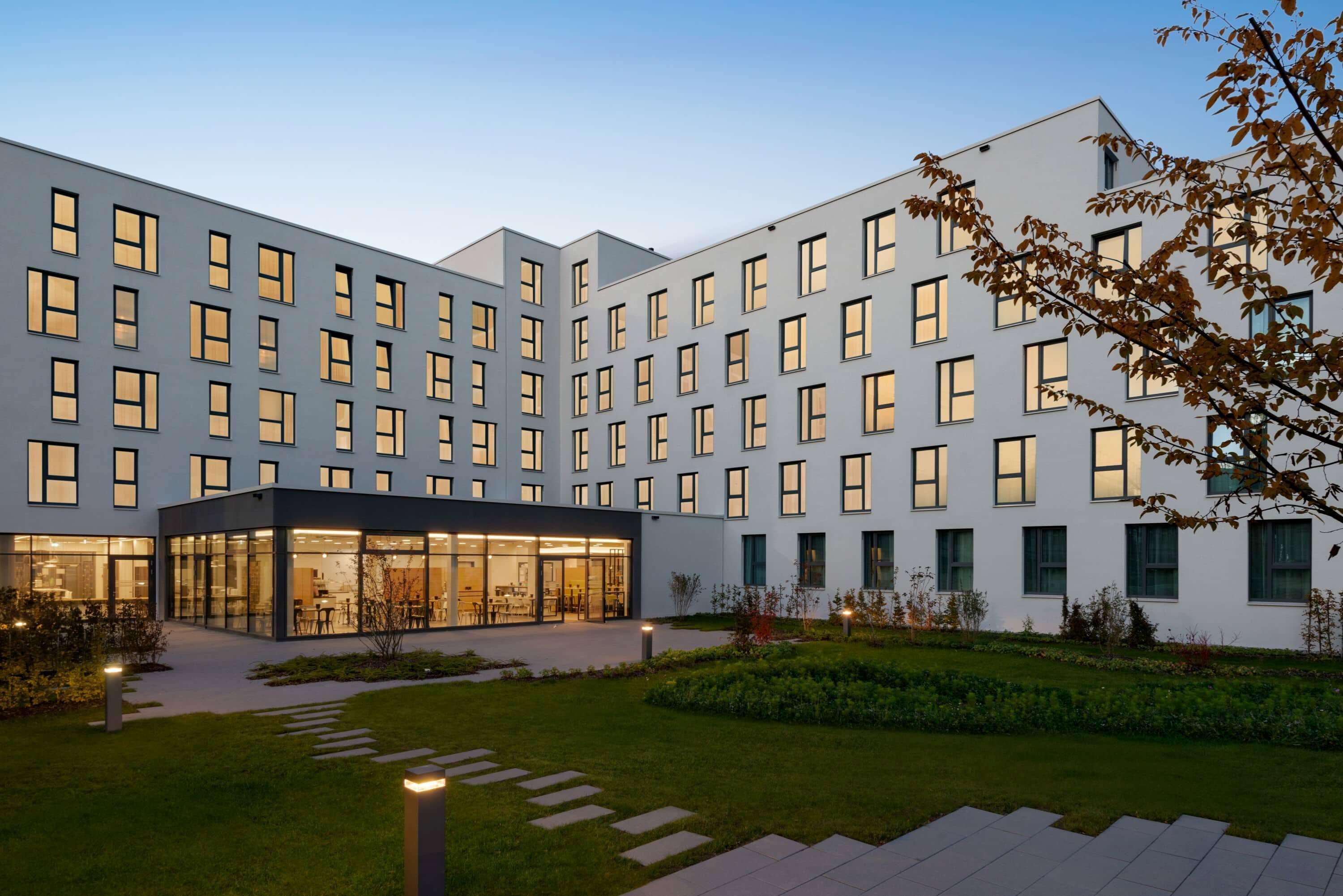 Super 8 By Wyndham Augsburg Hotell Eksteriør bilde