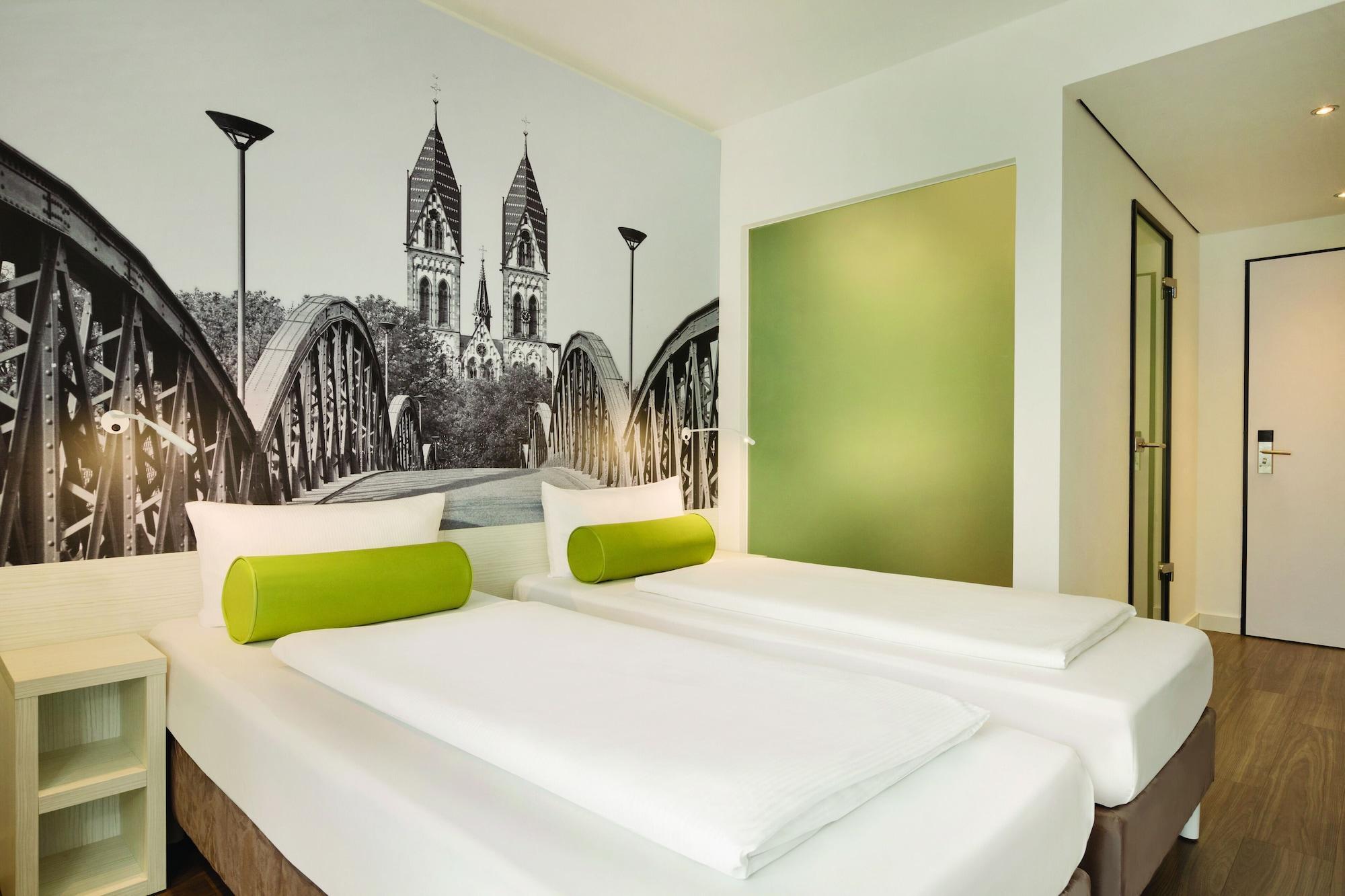 Super 8 By Wyndham Augsburg Hotell Eksteriør bilde