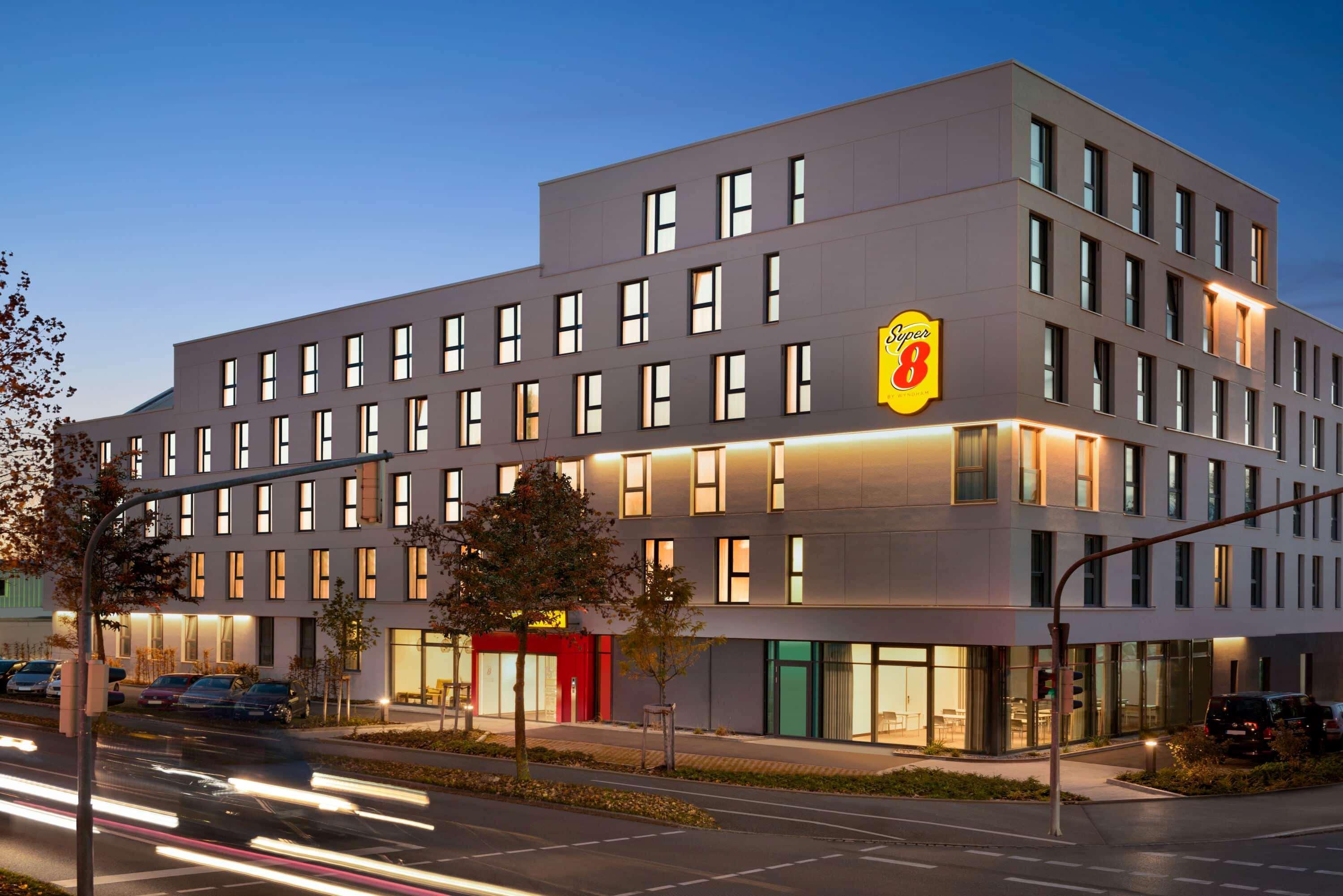 Super 8 By Wyndham Augsburg Hotell Eksteriør bilde